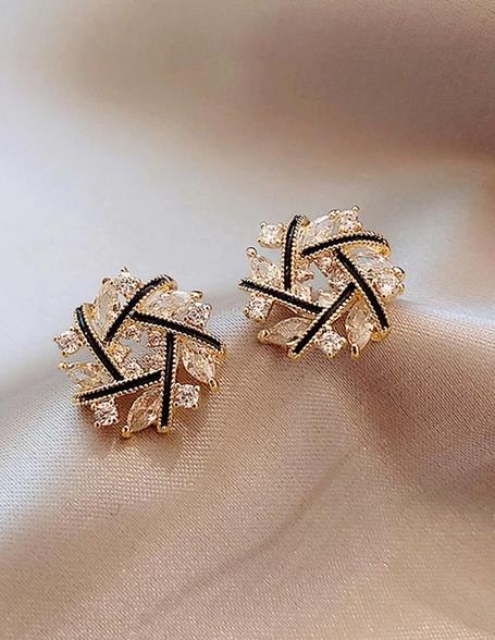 Sparkling Rhinestone Decor Stud Earrings