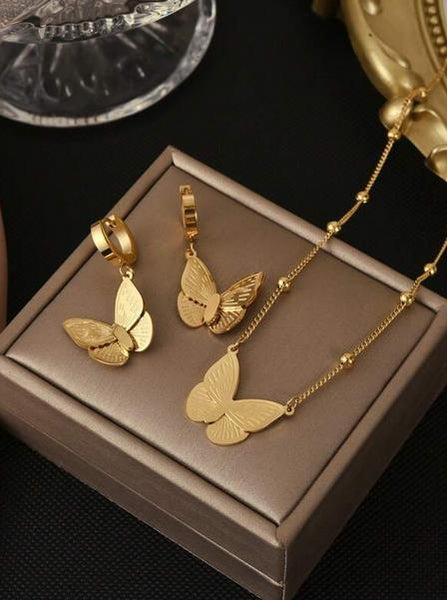 Sparkling Set of Elegant Butterfly Necklace & Butterfly Earrings