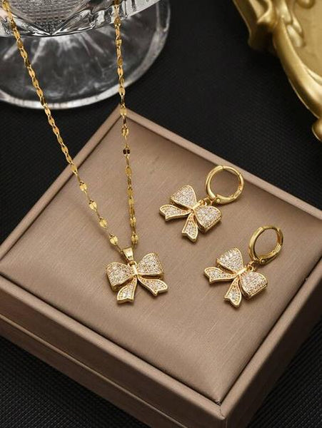 Sparkling Set of Butterfly Bowknot Necklace & Butterfly Shaped Earrings