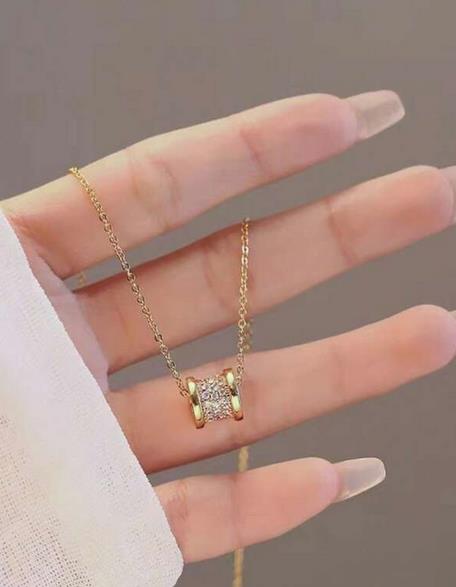 Sparkling Cubic Zirconia Geometric Pendant Versatile Delicate Necklace