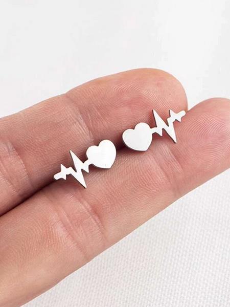 Sparkling Heart Detail Stud Earrings