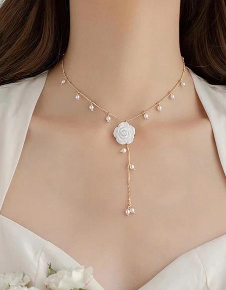 Sparkling Flower & Faux Pearl Charm Y Lariat Necklace