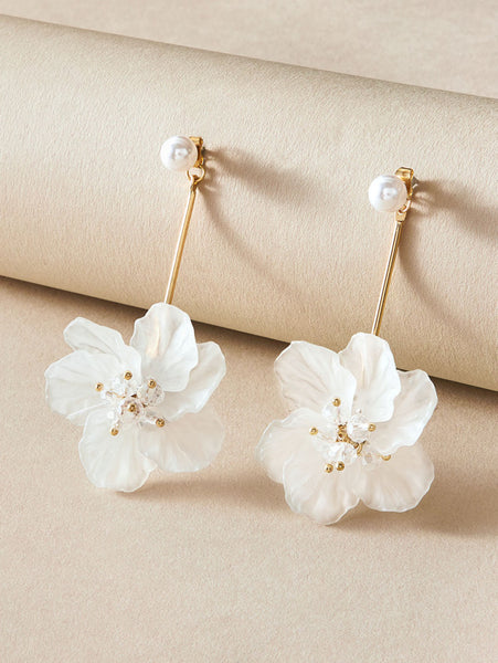 Sparkling Pearl Decor Floral Drop Earrings