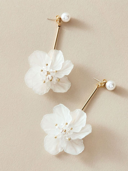 Sparkling Pearl Decor Floral Drop Earrings